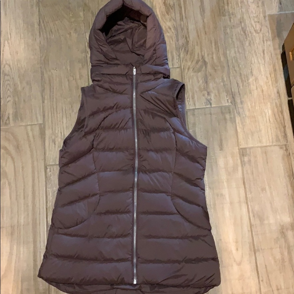 Luluemon Women’s “Brave The Cold Vest” with hood